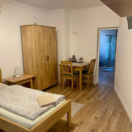 Airport Jazmin Guest house 3*