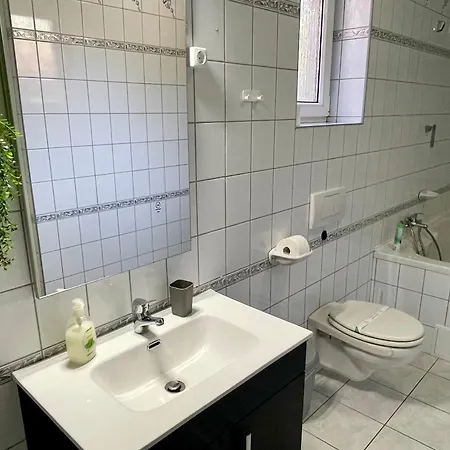 Airport Jazmin Guest house *