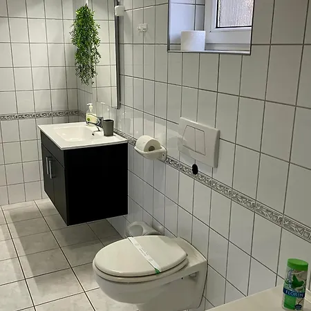 Airport Jazmin Guest house Vecses