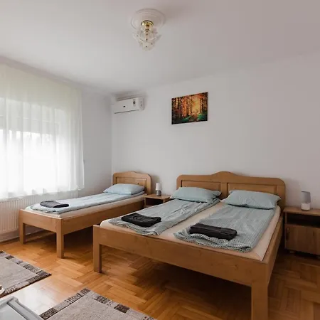 Guest house Airport Jazmin Vecses